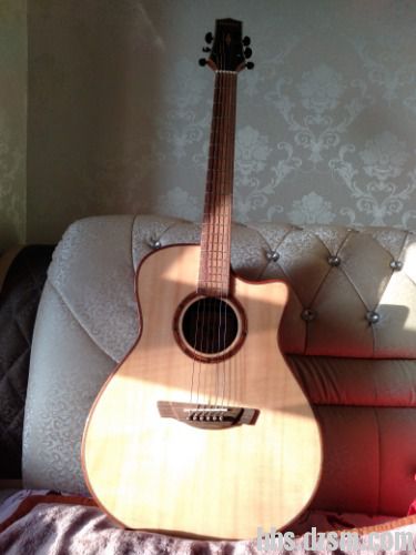 9成新hawks鹰牌吉他出售