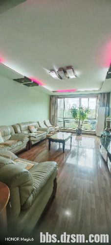 �����ڹ��㳡�ԣ���������˫��������