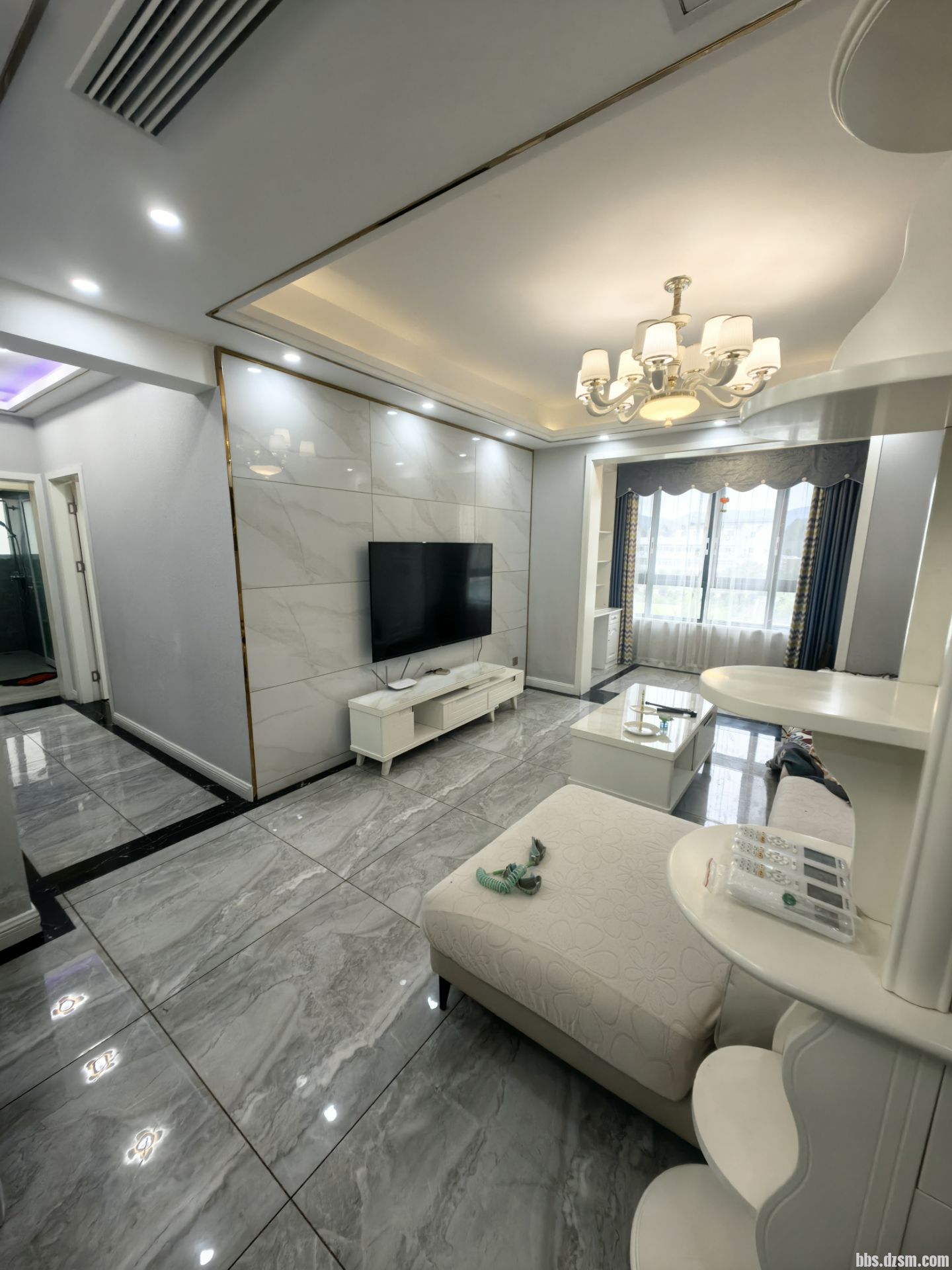 ��ԵԾ�㣬����5�ң�����װ����